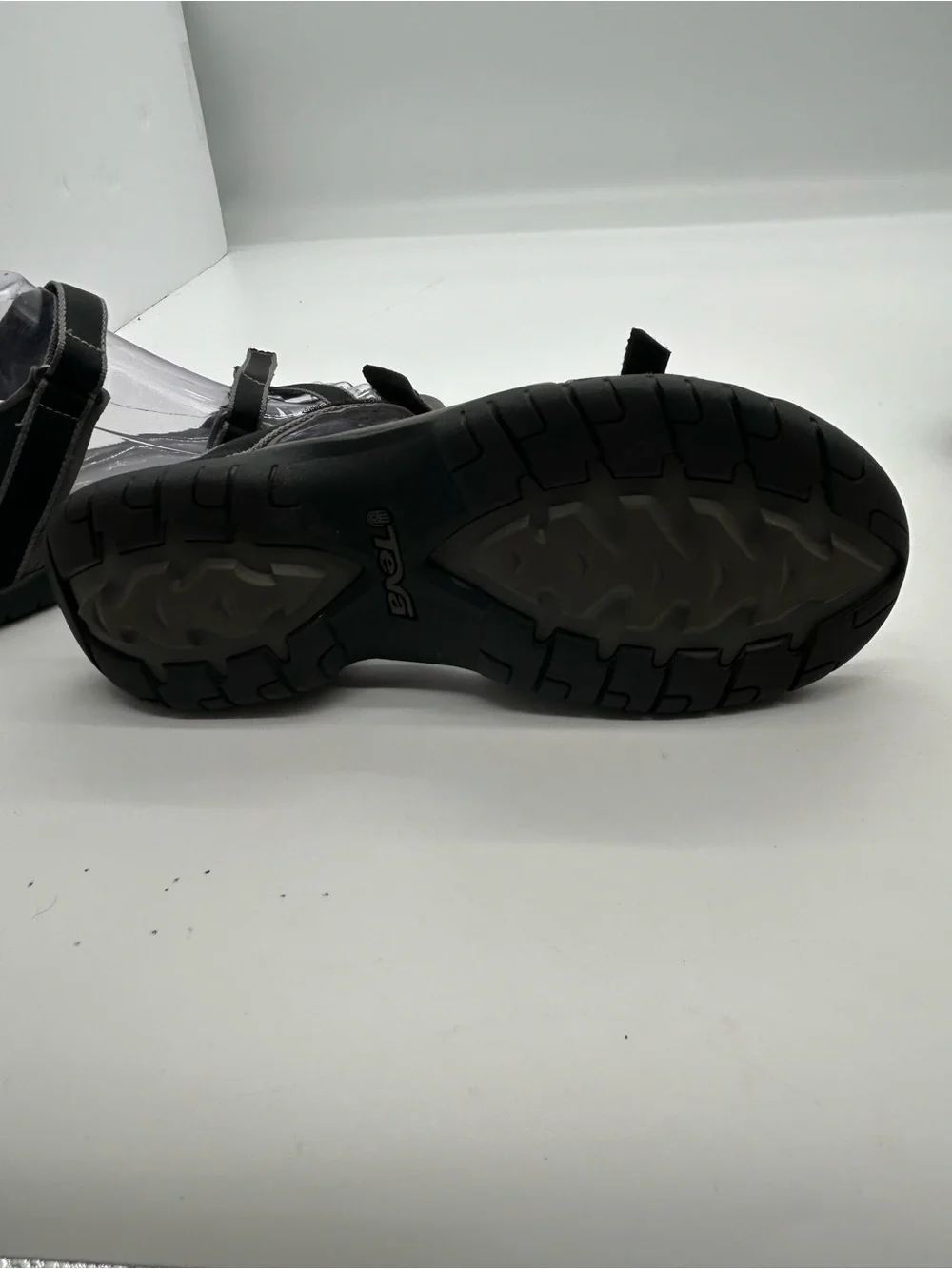 Teva Women’s Terra Black Strappy Sport Sandals size 9